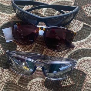 👓 3-Pack Mixed Style Sunglasses Bundle – NEW